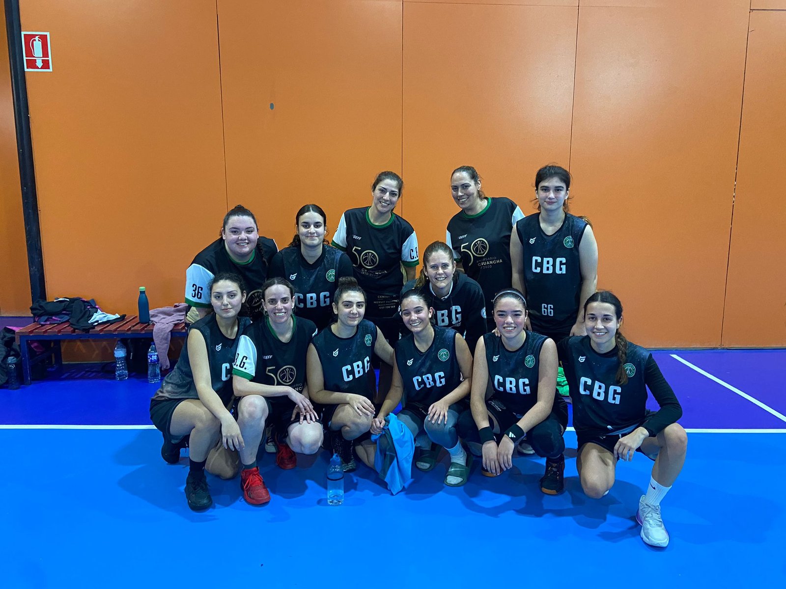 Senior Femenino - Victoria en la cancha del Luther